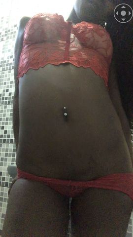 Sou moreninha magrinha dos peitinhos pequeno durinho, sou bem atenciosa e carinhosa, faço completo com o valor adicional (300) 