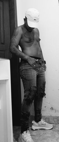 Mulato, gostoso, tatuado, 1,66, realizo feitiches.