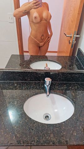 Olá ... Loira gata bonita charmosa me cuido .. limpinha cheirosa educada para homem exigente de bom gosto