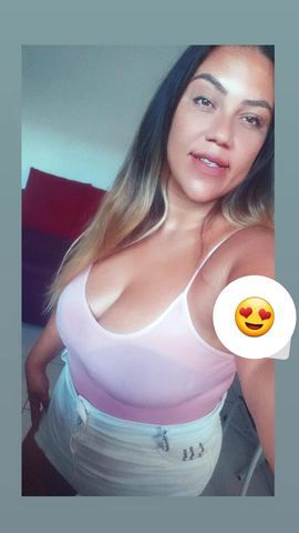 Oi amorzinho prazer vitória, bonita simpática gostosa cheirosa sem frescura.
1,70 de altura 35 anos completinha oral anal vaginal. 
Atendimento em pousada, motel, hotel 
Atendo homens, casais.
Para os mais Safadinho também faço inversão e beijo grego.
Sem frescura completinha carinhosa 
Beijo grego, beijo na boca inversão de papéis.
Oral anal vaginal. Vem gozar gostoso comigo..
Vamos goza gostoso amor...