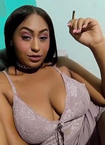 Oiii vidas tudo bem ? Me chamo Kimberly e sou garota de programa, preta gostosa, extrovertida, educada, simpatia e dona de um sorriso lindo, atendo em motel, hotel e em sua residência 🍫❤️