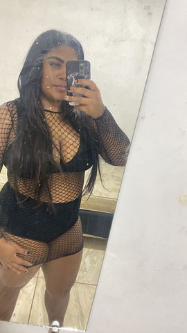 Olá amores estou de agem, poucos dias na cidade, disponível com local discreto e climatizado.