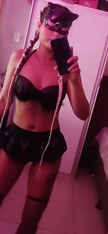 Olá sou Kendra ferrete
Uma novinha cacheada ,esbelta  e bem safadinha 
Realizo fantasias ,tenho brinquedinhos  e adoro fazer um oral bem babadinho com todas as posições .
Sou estilo namoradinha
Tenho local próprio com garagem pra carro e moto 
Local reservado 
Aceito todas as formas de pagamento
Comigo terá momentos muitos prazerosos 
Aguardo ansiosa pelo seu contato.beijos

