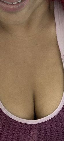 Massagem Tântrica e Lingan. PREFERÊNCIA PARA ATENDER HOMENS MAIS MADUROS 
Sou uma pessoa muito carinhosa sempre gosto de começar com uma massagem relaxante, porque leva ao contato mais carismático. Afinal lhe damos com ser humano e precisamos ter este calor antes eu finalizo de acordo com sua vontade.